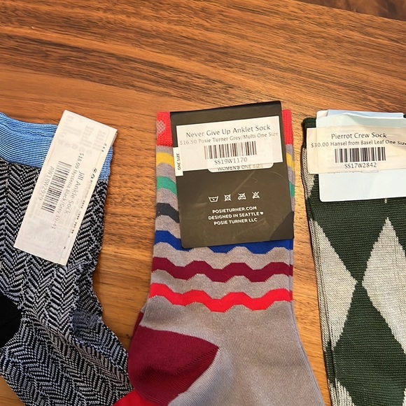 Socks NWT - Picture 2 of 6
